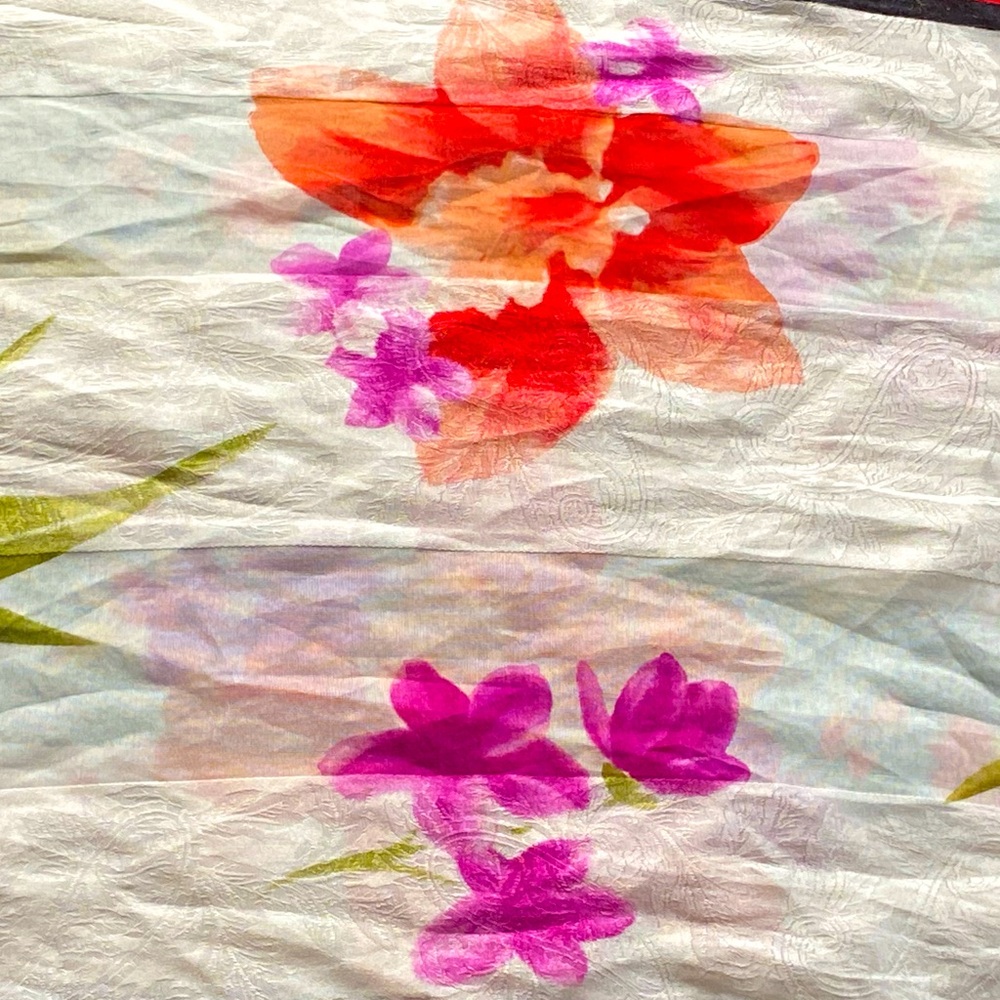 Lovely NWT Oscar de la Renta silk scarf,pink/purple floral,red/black boarder - Picture 8 of 10